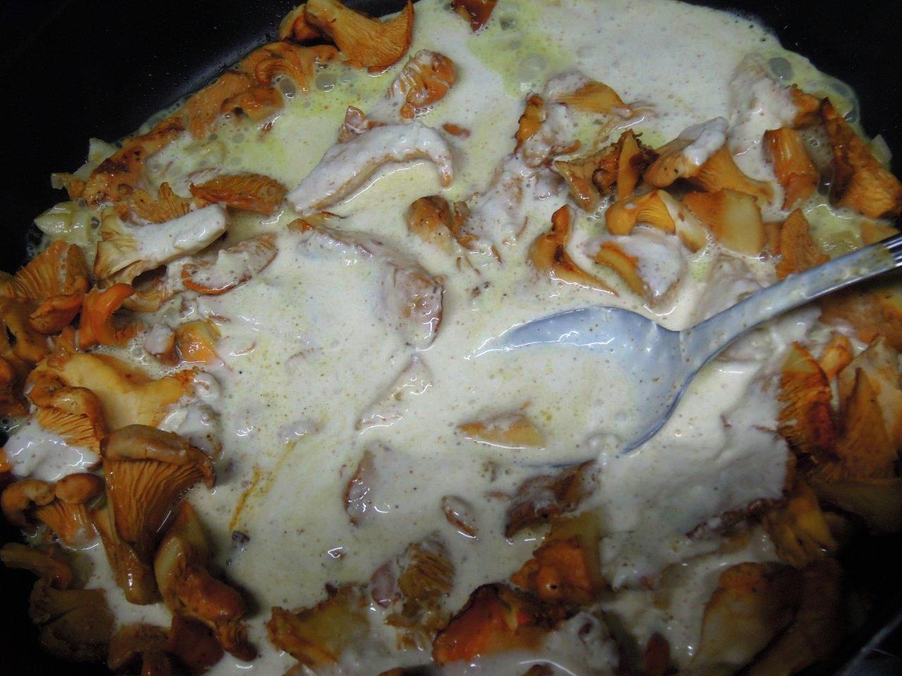 Caril de Cogumelos na frigideira - Grafe e Faca