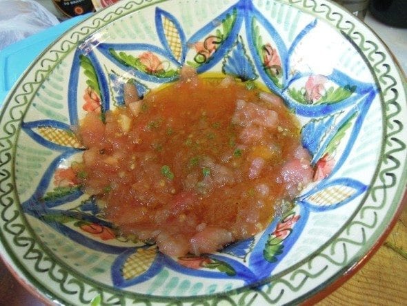 tomatada com manjericão