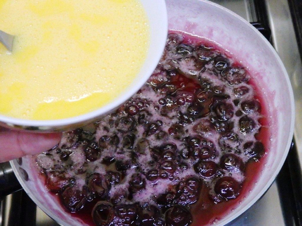 Ovos mexidos com cerejas5