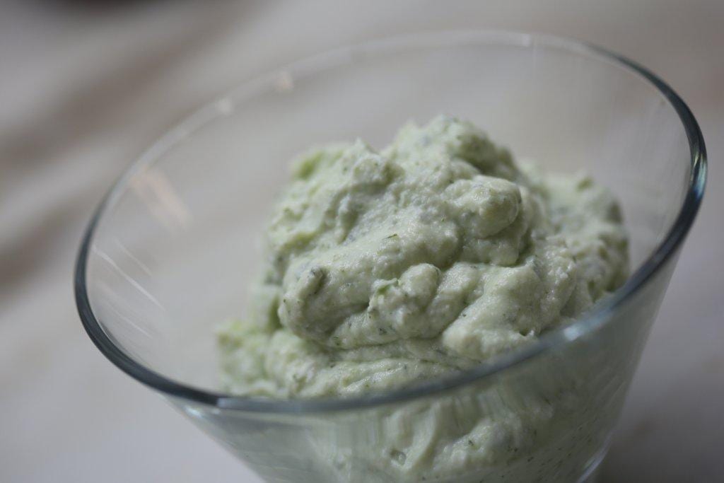 Grafe e Faca Creme de requeijão de ovelha com coentros