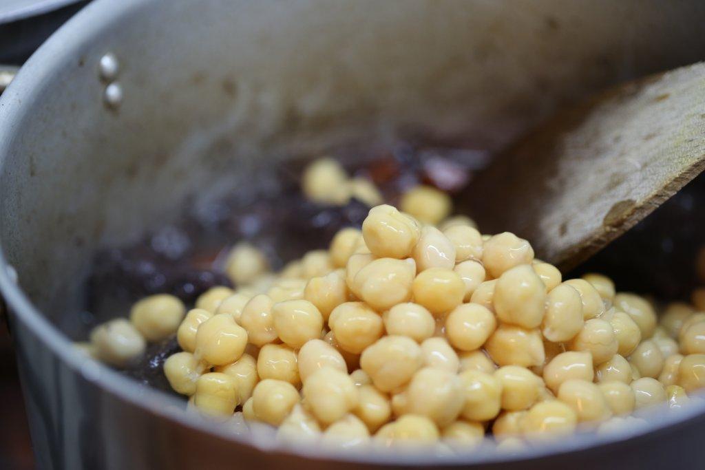 Grafe e Faca Carne de Porco à moda de Beja, com grão e espinafres (4)