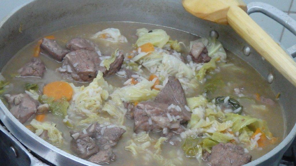 Arroz de carne com vinho tinto