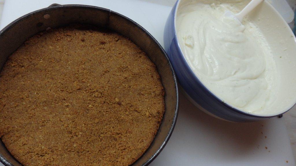 Base de Bolacha do Cheesecake de Lima e Frutos Vermelhos - Grafe e Faca