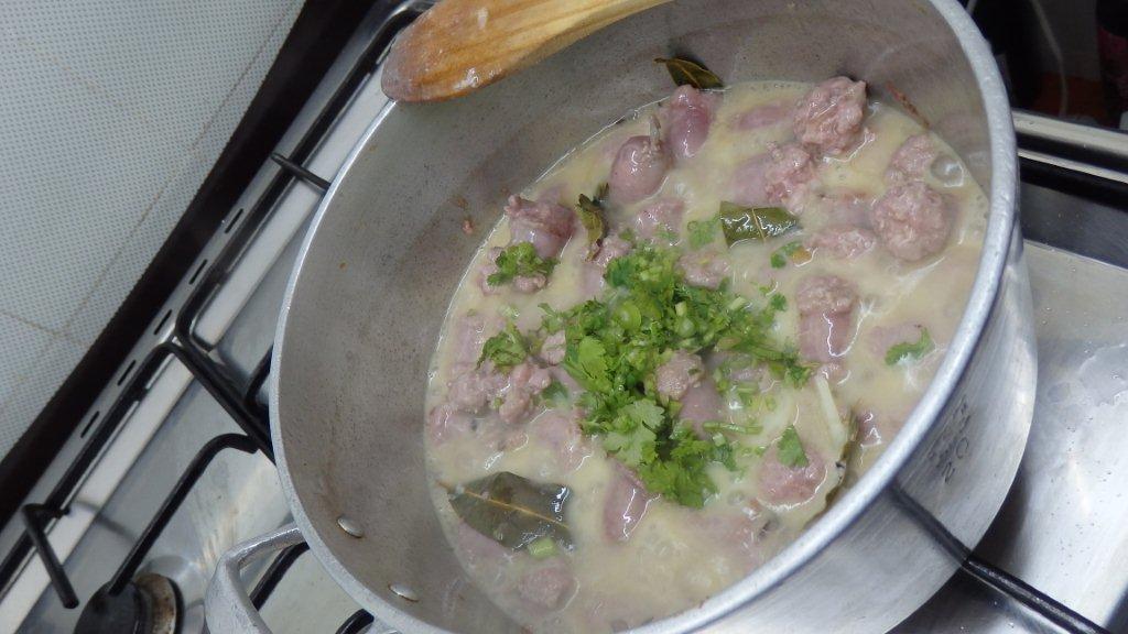 Salsichas frescas com Feijão Branco