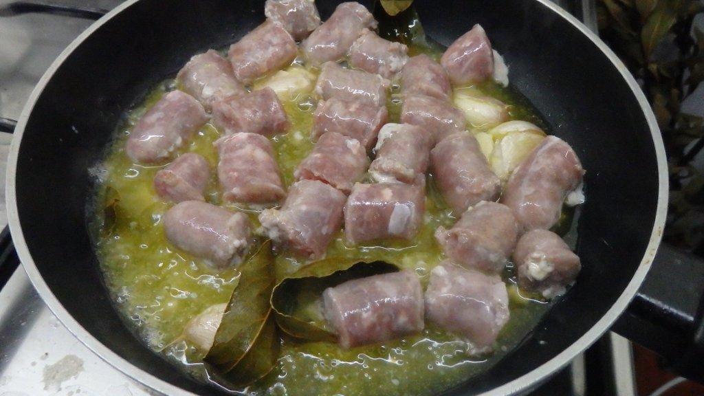 Salsichas Frescas com Molho de Mostarda e Soja