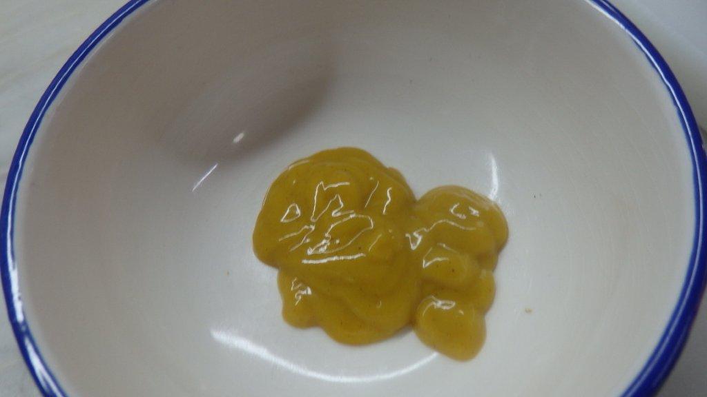 Salsichas Frescas com Molho de Mostarda e Soja