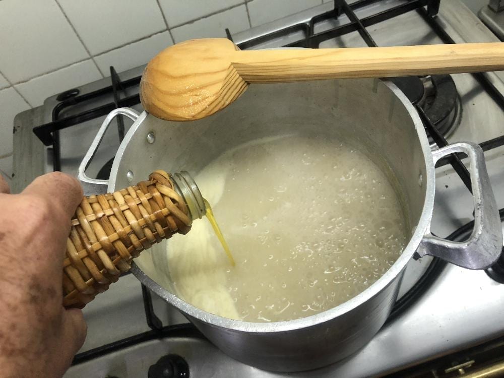 Sopa de Couve nabo com feijao_grafe_e_faca