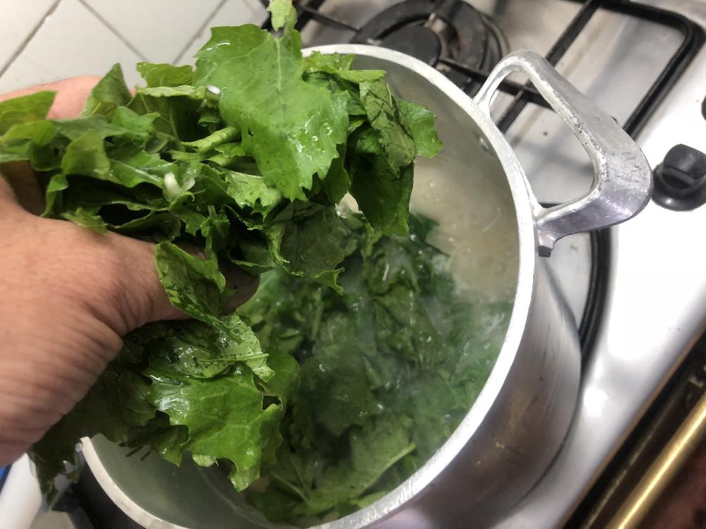 Sopa de Couve nabo com feijao_grafe_e_faca