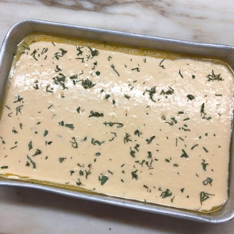Uma espécie de focaccia a saber a salva