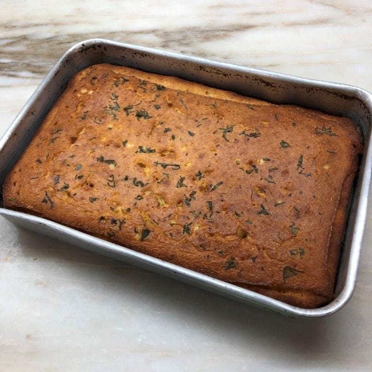 Uma espécie de focaccia a saber a salva