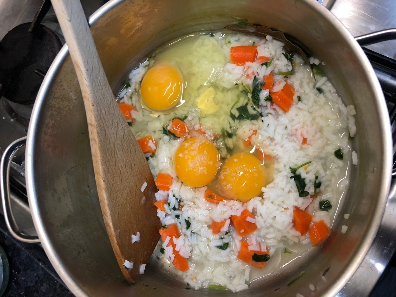 Mexido de Ovos com restos de Arroz de Cenoura