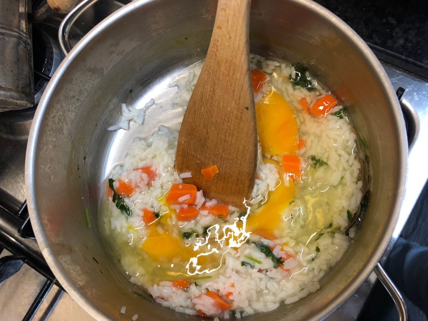 Mexido de Ovos com restos de Arroz de Cenoura