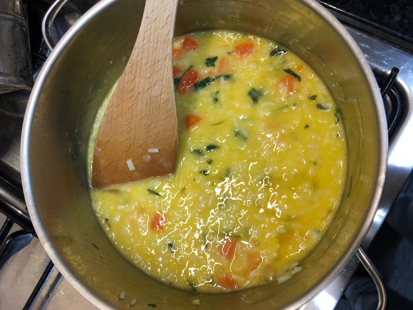 Mexido de Ovos com restos de Arroz de Cenoura