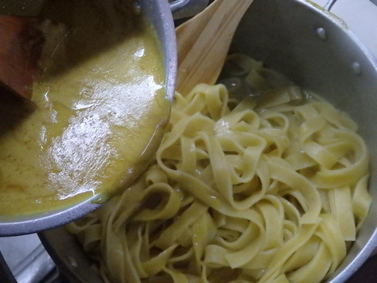 Tagliatelle fresco com Natas, Soja e Queijo da Ilha