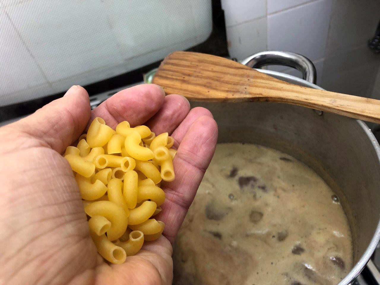 Sopa de dois Feijões com Coentros