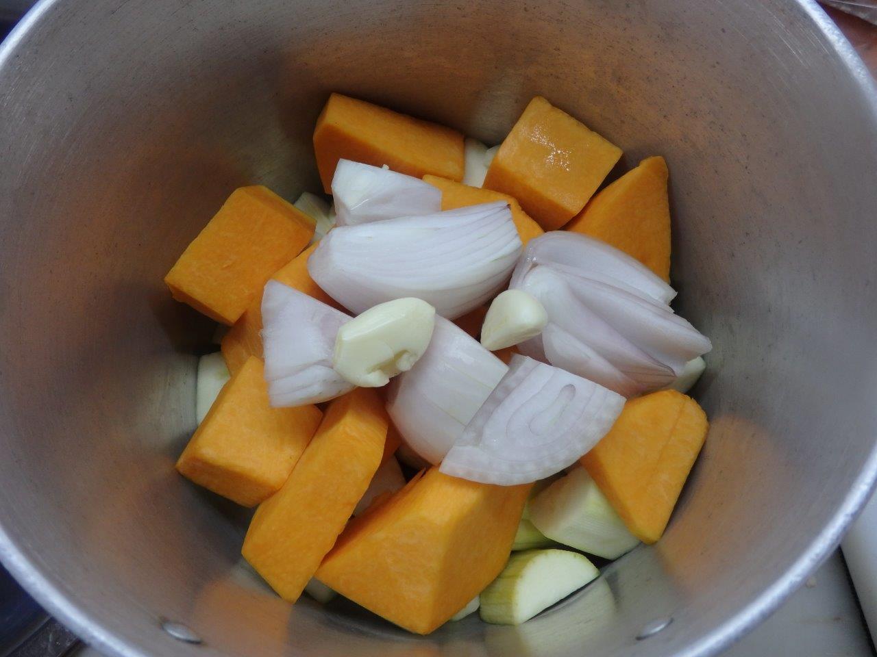 Sopa Cremosa de Alho Francês