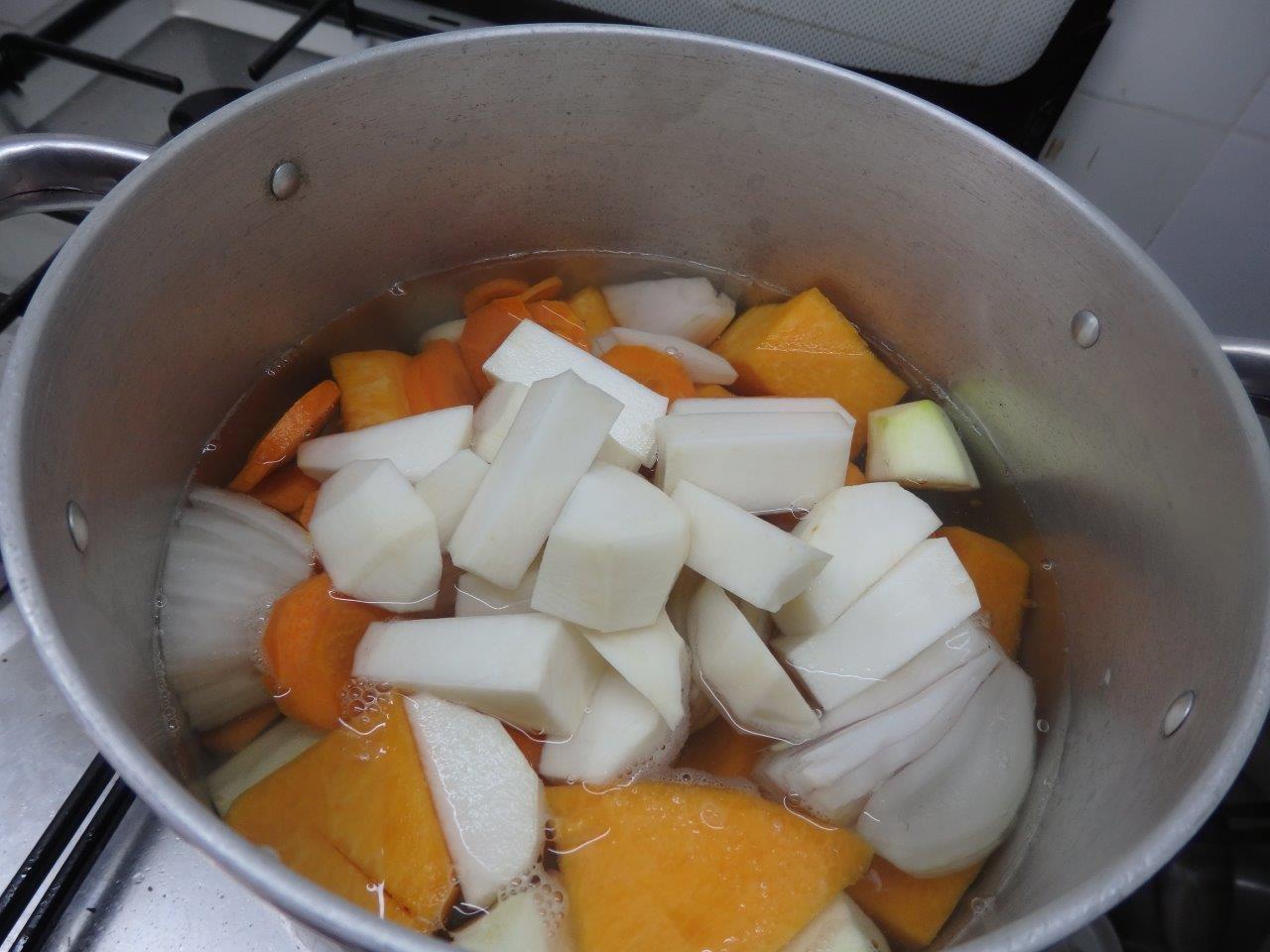 Sopa Cremosa de Alho Francês