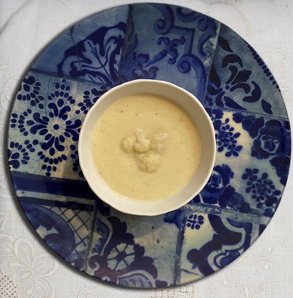 Creme de couve-flor com natas