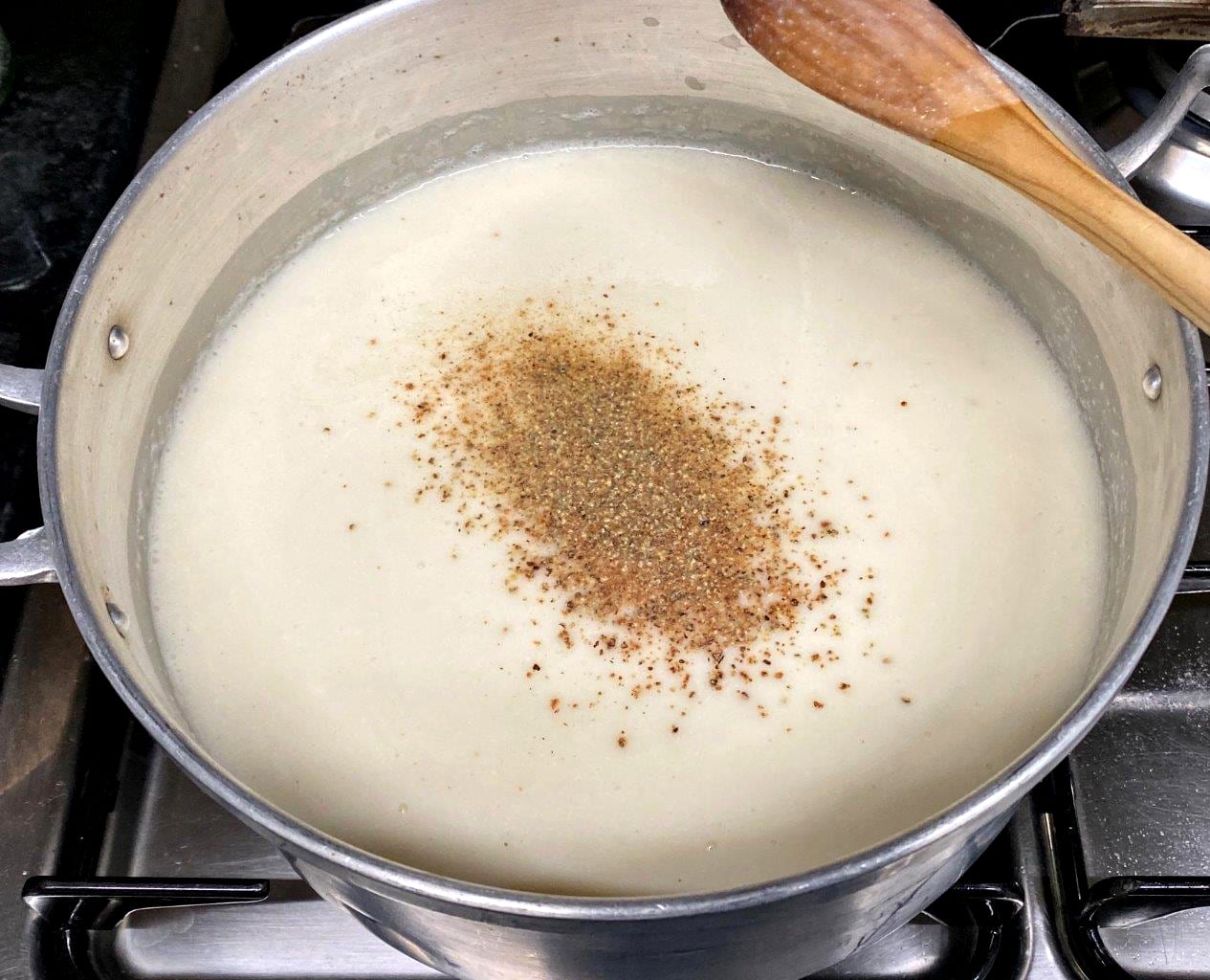 Creme de couve-flor com natas